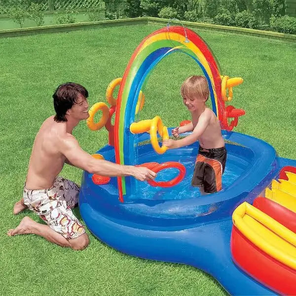 piscina cu jocuri intercative